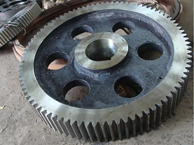 The mould used in casting and machining gears with large gear rings