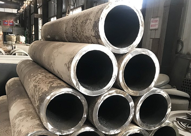 Heat-resistant steel cast tube